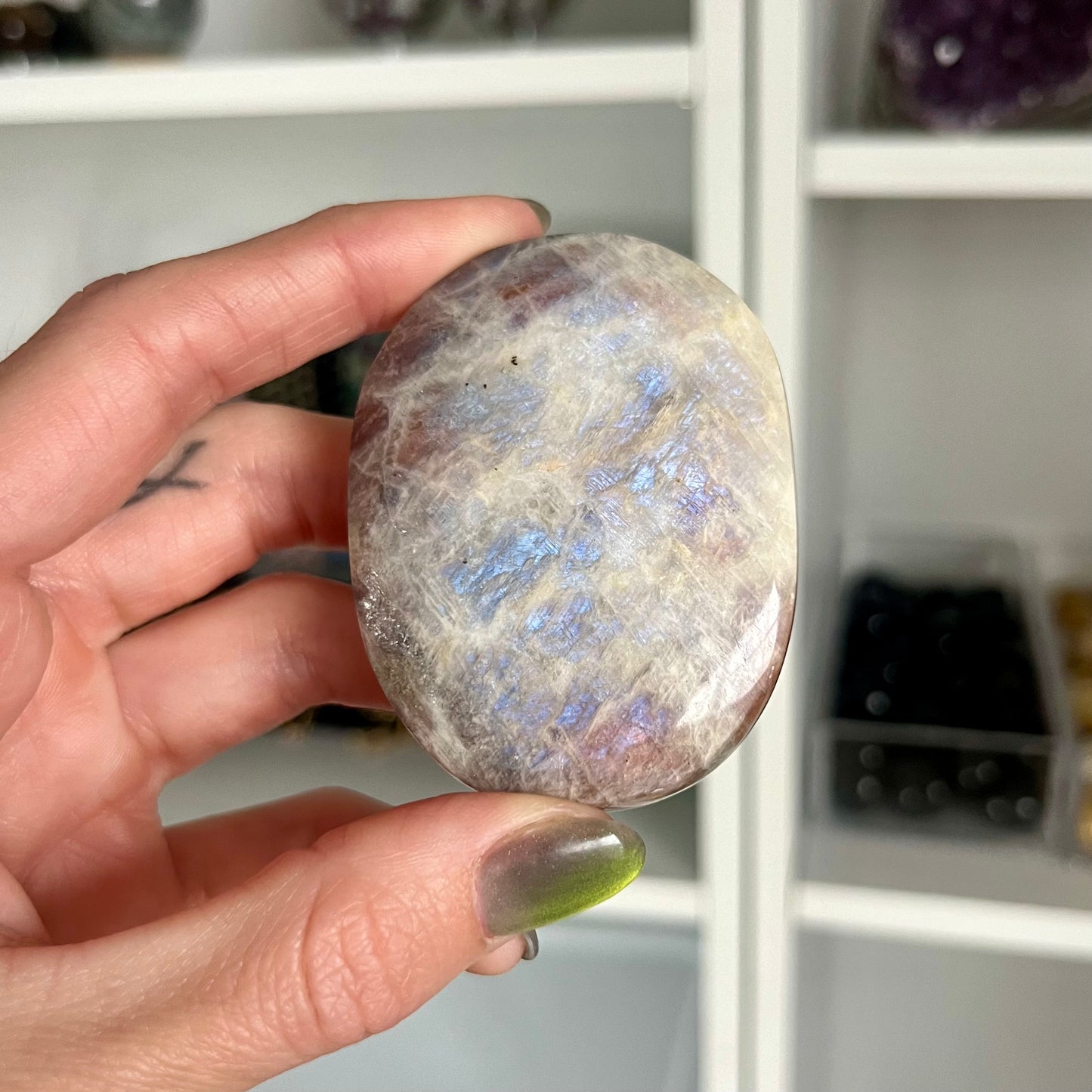 Flashy Natural Moonstone Crystal Palm Stone
