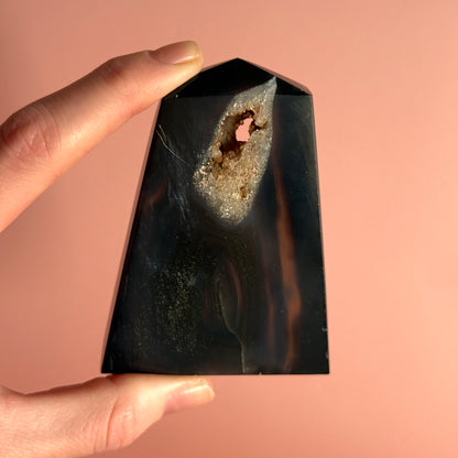 Black Agate Obelisk Tower